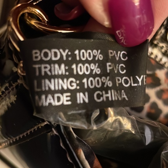 Black brand new MAXX NEW YORK purse. Never used no rips, tears or damage. 14 x 7 - Picture 10 of 11